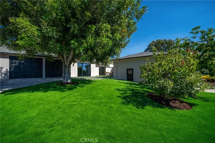 Property Photo: 1304 Sydney CA 93401