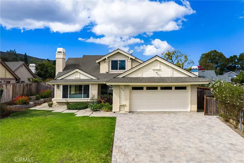 Property Photo:  833 Escuela Court  CA 93405 