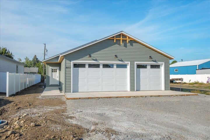 Property Photo: 8117 E Baldwin Ave WA 99212
