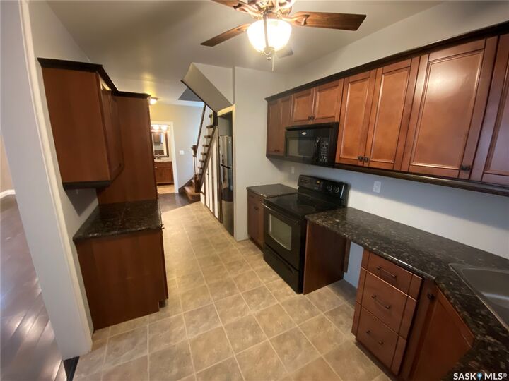 Property Photo:  277 Fourth Avenue N  SK S3N 1B3 