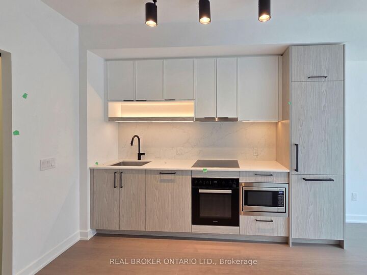 Property Photo:  89 Montclair Avenue 1722  ON M5P 0A9 