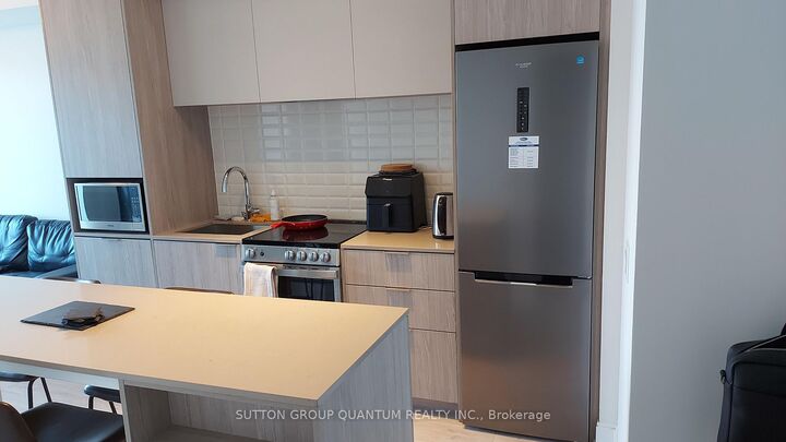 Property Photo:  70 Annie Craig Drive 1706  ON M8V 0G2 