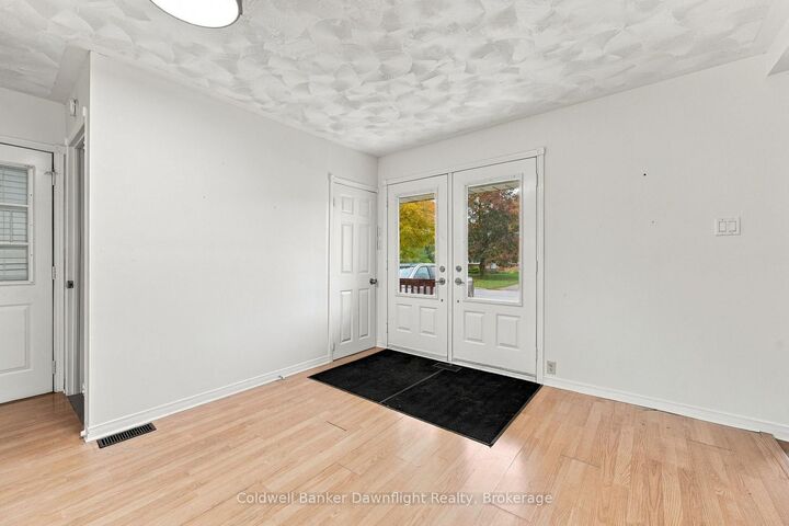 Property Photo:  36810 Crediton Road  ON N0M 1N0 