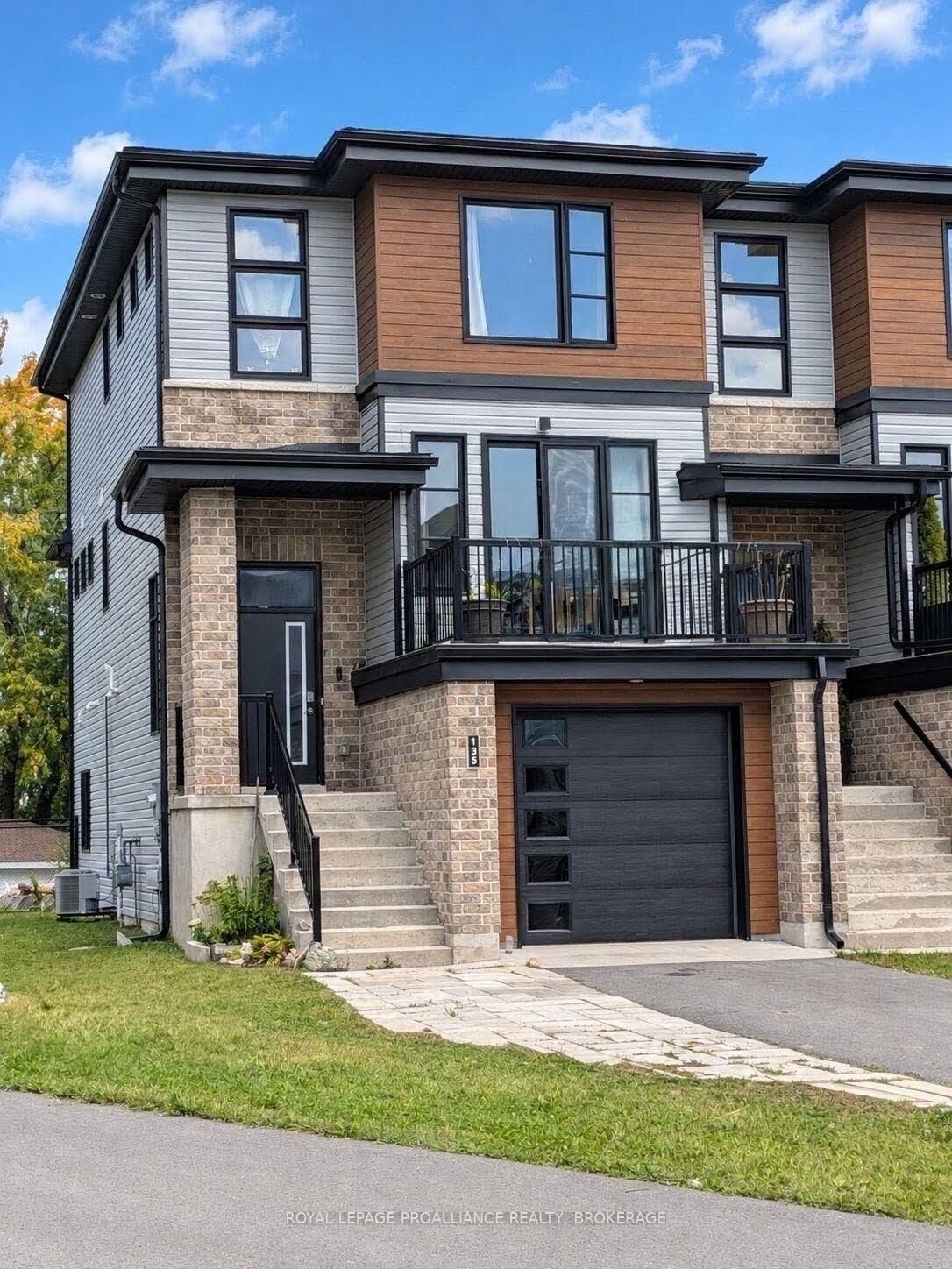 Property Photo:  135 Superior Drive  ON K7N 0E5 