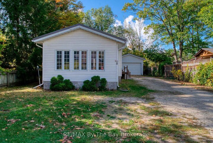Property Photo:  18 Elm Drive  ON L9Z 2L3 
