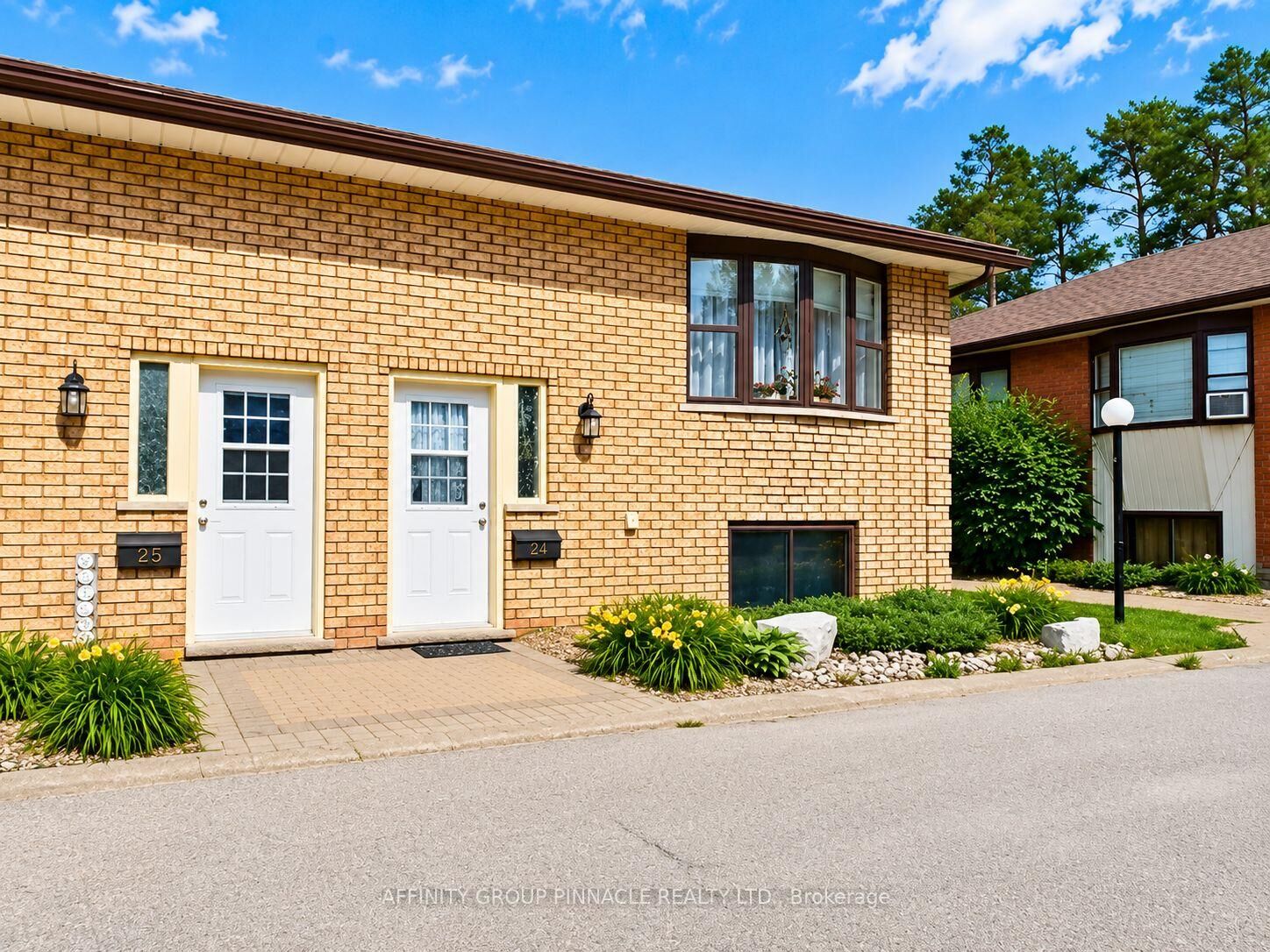 Property Photo:  115 Mary Street W 24  ON K9V 2N7 