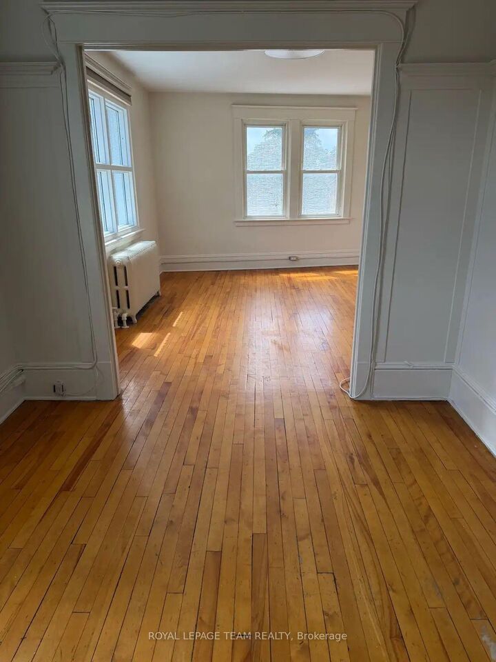 Property Photo: 47 Cameron Street 3 ON K1S 3X7