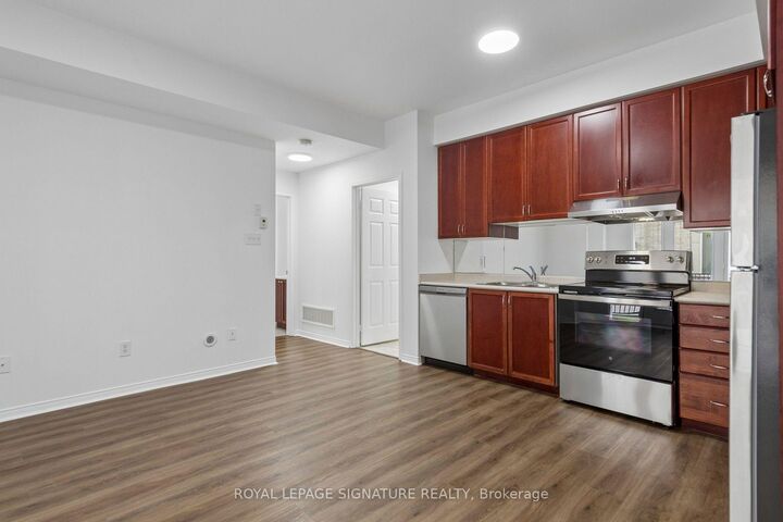 Property Photo:  5035 Oscar Peterson Boulevard 41  ON L5M 0P4 