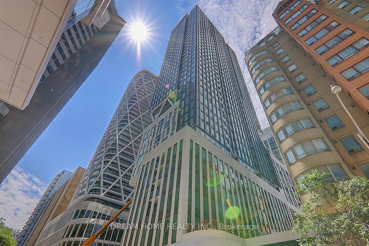 Property Photo:  238 Simcoe Street 3901  ON M5T 0E2 
