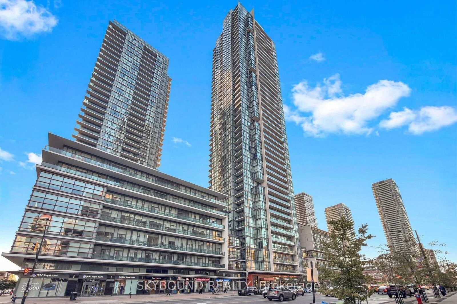 Property Photo: 4070 Confederation Parkway 214 ON L5B 0E9