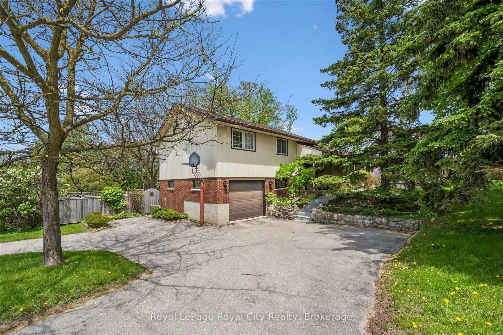 Property Photo:  16 Water Street W  ON N0B 1S0 