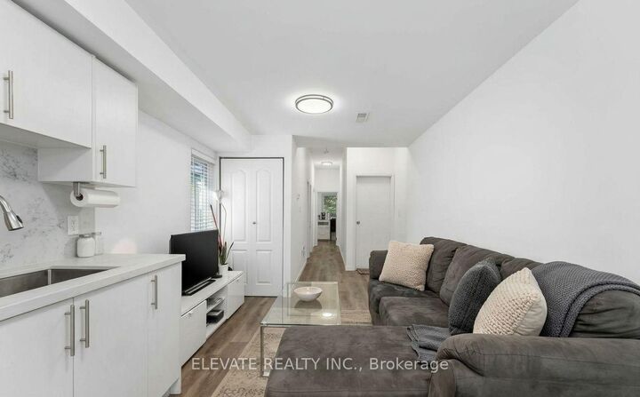 Property Photo:  123 Lansdowne Avenue Second Floor  ON M6K 2W1 