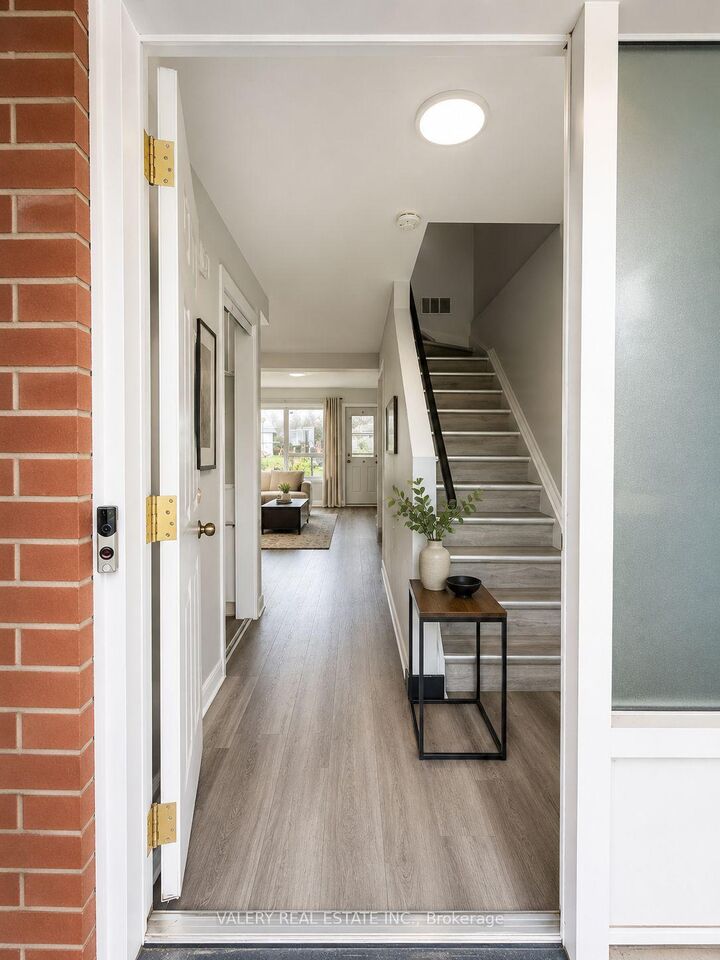 Property Photo:  518 Sunnydale Place A  ON N2L 4T1 
