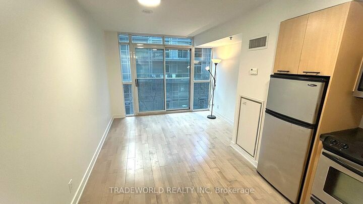 Property Photo:  21 Nelson Street 319  ON M5V 3H9 