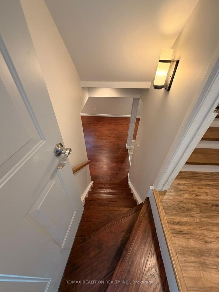 Property Photo:  105 Chatfield Drive  ON L1T 2J2 