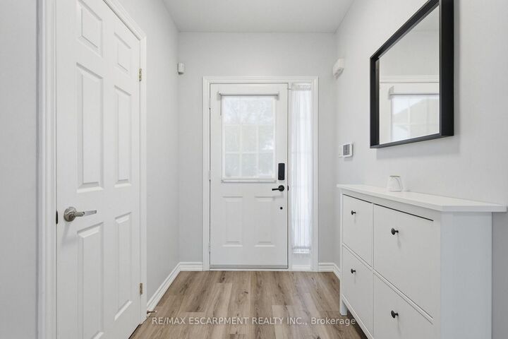 Property Photo:  39 Panabaker Drive 12  ON L9G 0A2 