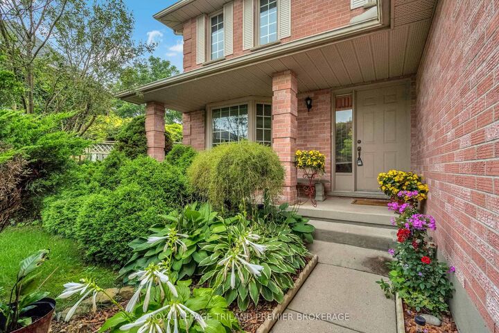 Property Photo:  74 Napoleon Drive  ON N5V 4A9 
