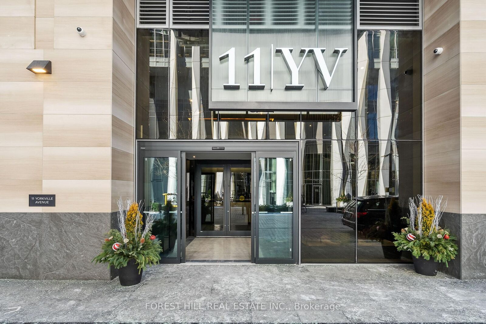 Property Photo:  11 Yorkville Avenue 1104  ON M4W 1L2 