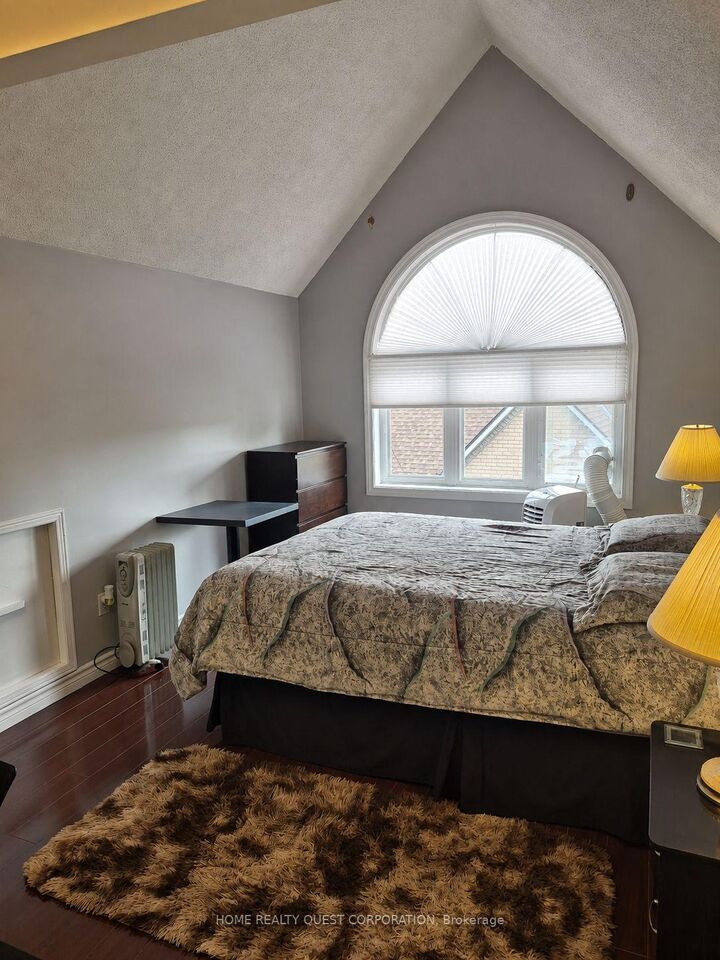 Property Photo:  455 Apache Court 90  ON L4Z 3W8 