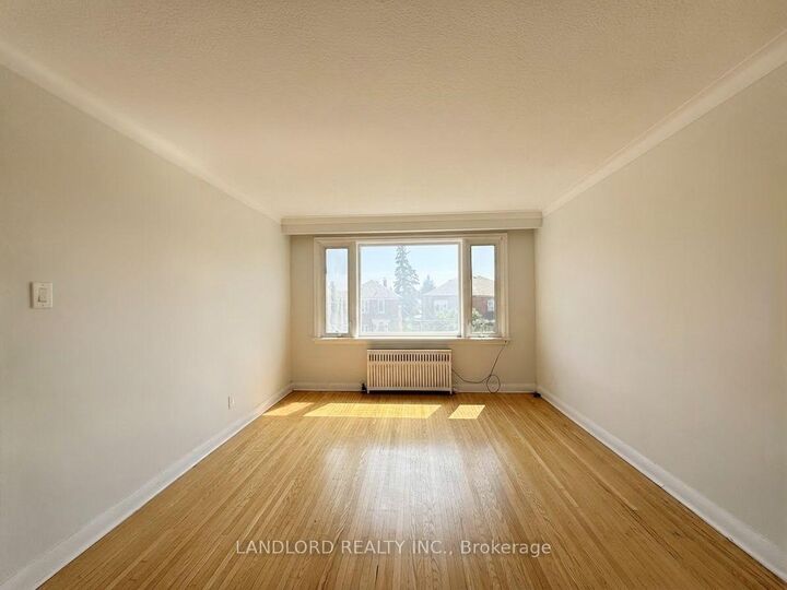 Property Photo:  82 Lanark Avenue 2nd Fl  ON M6E 2G4 