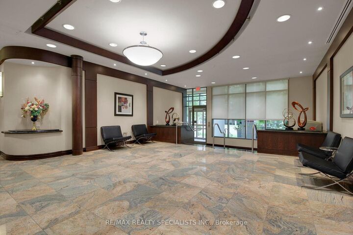 Property Photo:  335 Rathburn Road W 2303  ON L5B 0C8 