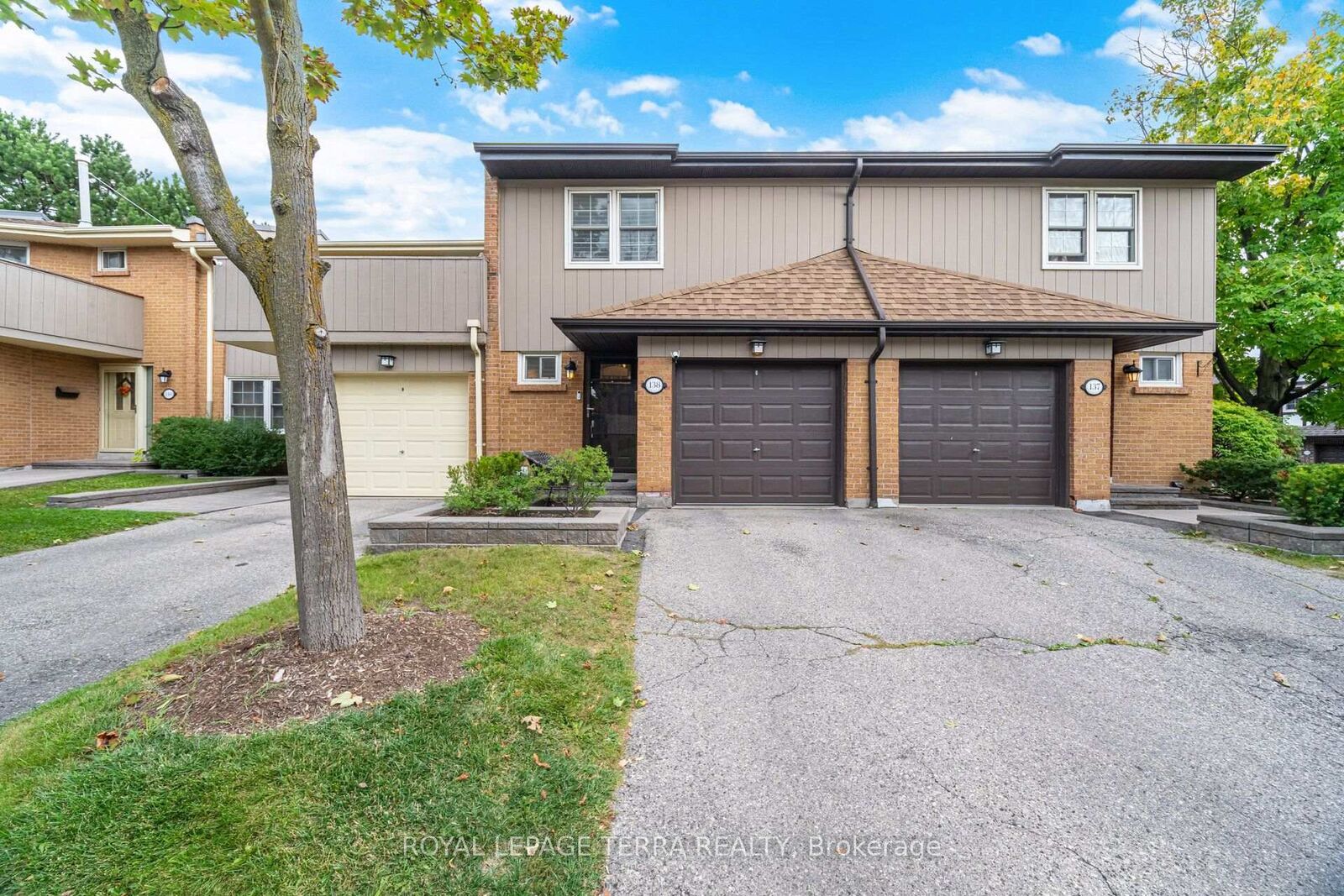 Property Photo:  1951 Rathburn Road E 138  ON L4W 2N9 