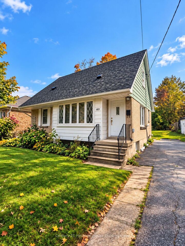 Property Photo:  821 Wilton Crescent  ON N4S 7H4 