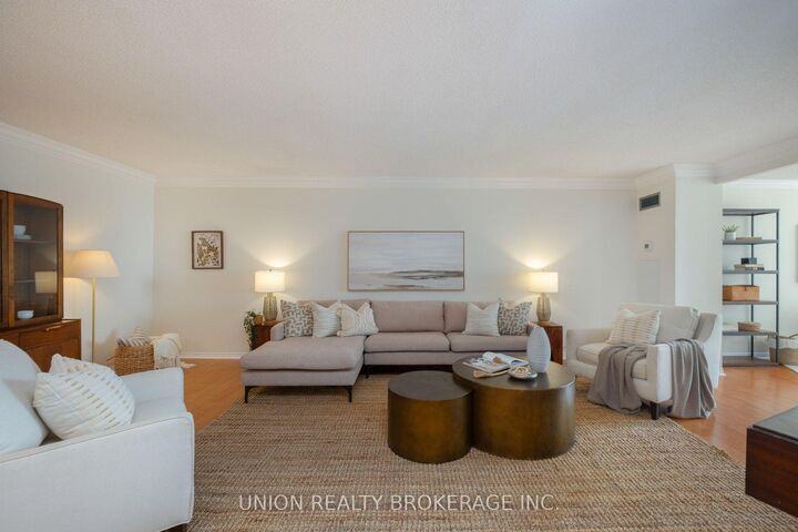 Property Photo:  20 Guildwood Parkway 711  ON M1E 5B6 