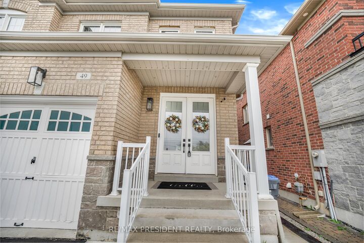 Property Photo:  49 Campwood Crescent  ON L6P 3S6 