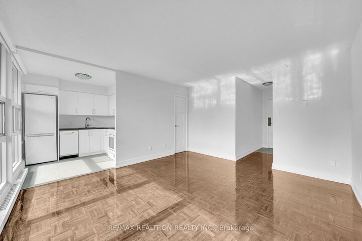 Property Photo:  33 Isabella Street 415  ON M4Y 2P7 