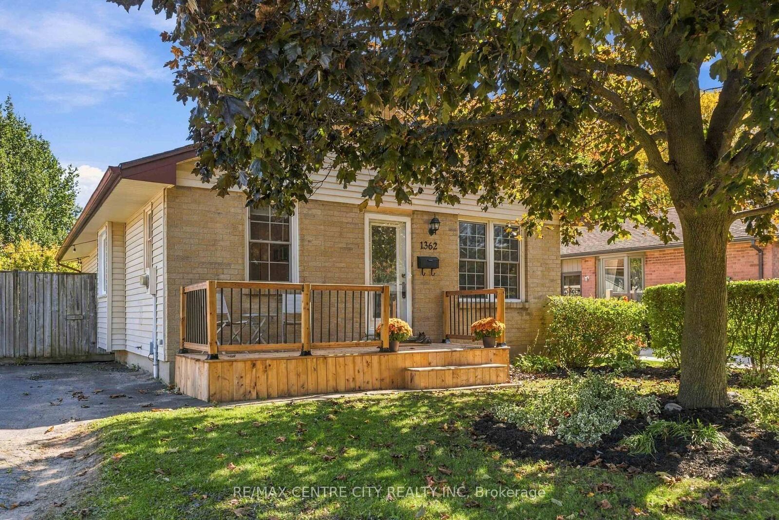 Property Photo:  1362 Aldersbrook Road  ON N6G 3J3 