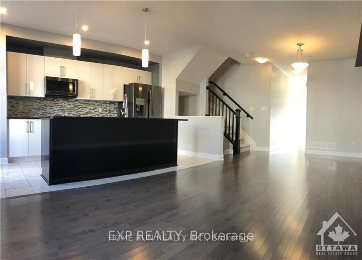 Property Photo:  920 Kilbirnie Drive  ON K2J 6G2 