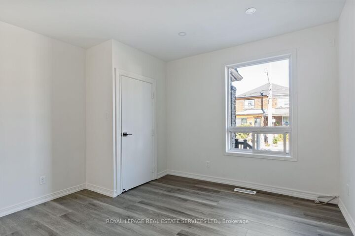 Property Photo:  1333 Dupont Street Main + Basement  ON M6H 2A8 