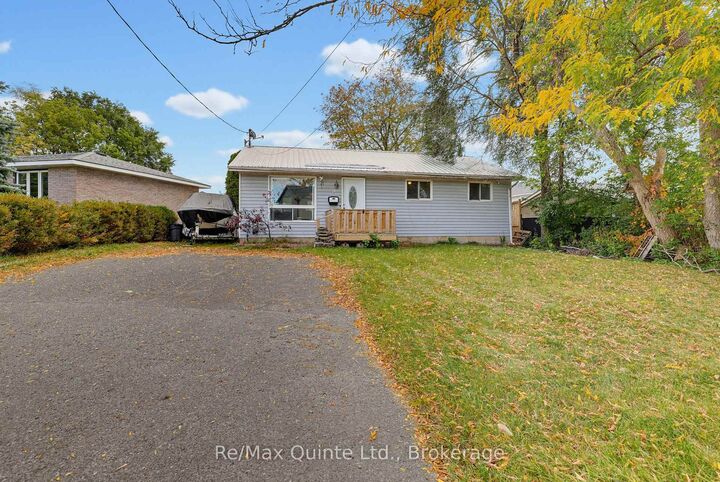 Property Photo:  9 McFarland Drive  ON K8N 2X5 