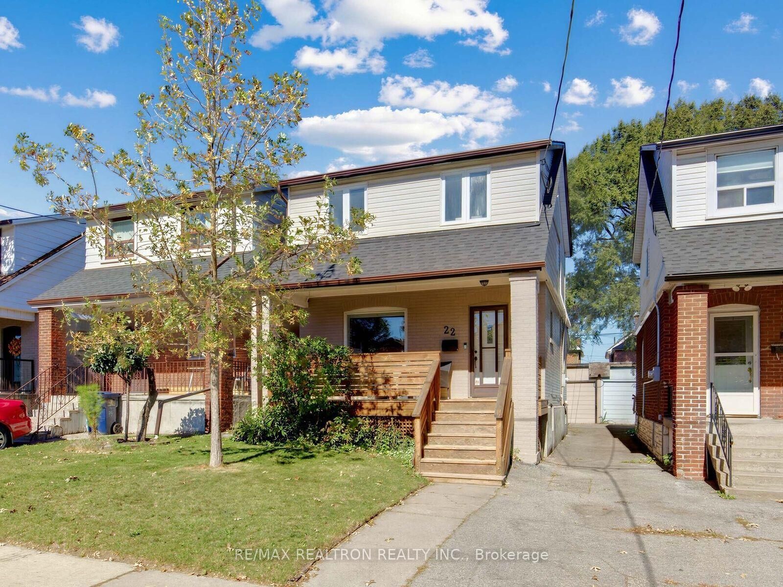 Property Photo:  22 Mahoney Avenue  ON M6M 2H4 