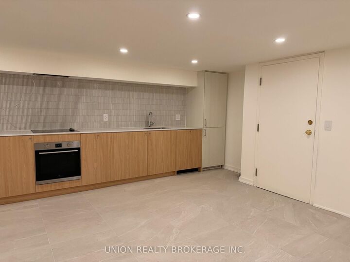 Property Photo:  53 Wineva Avenue Lower  ON M4E 2T1 