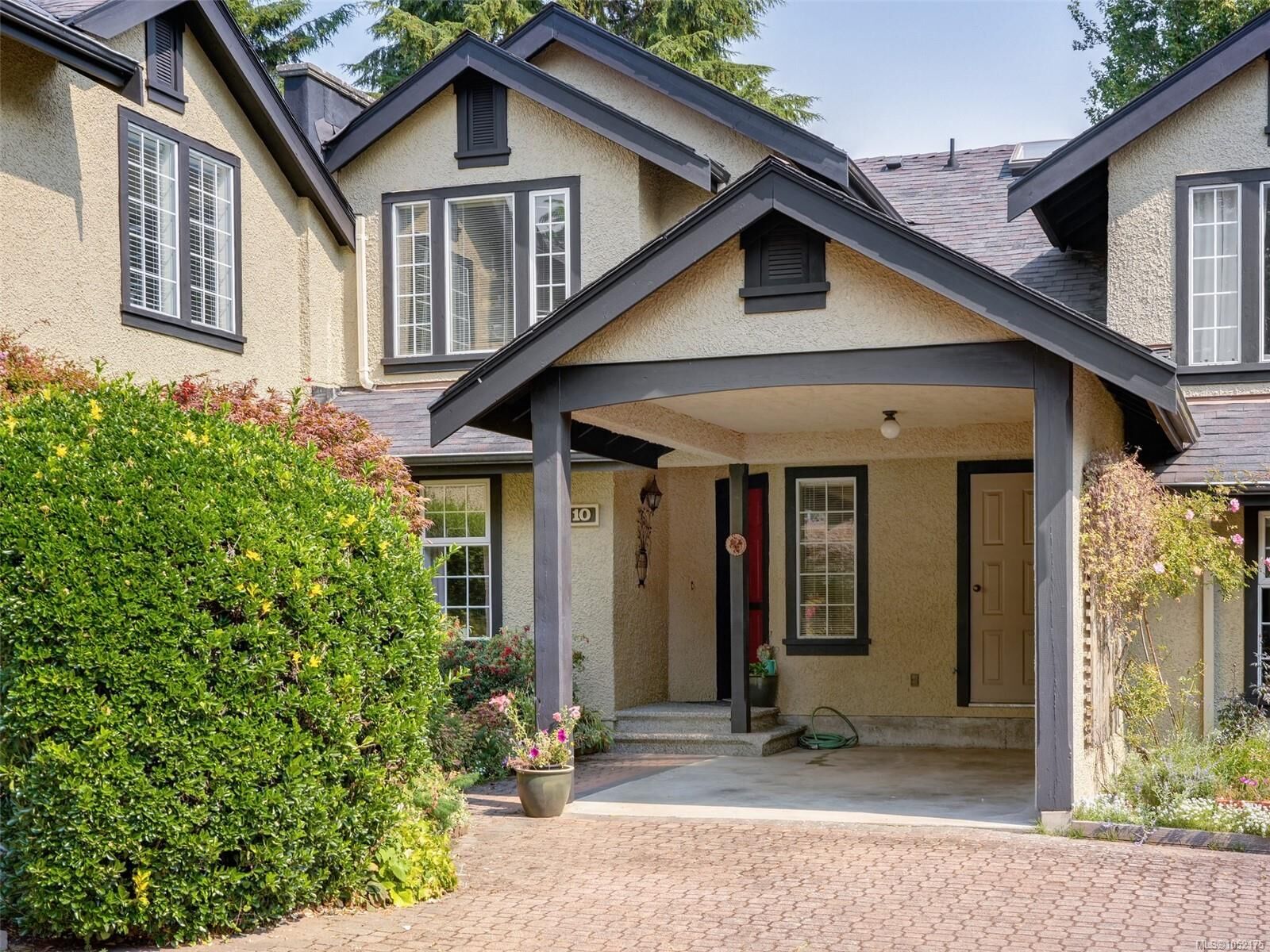 Property Photo:  2566 Penrhyn St #10  BC V8N 1G1 
