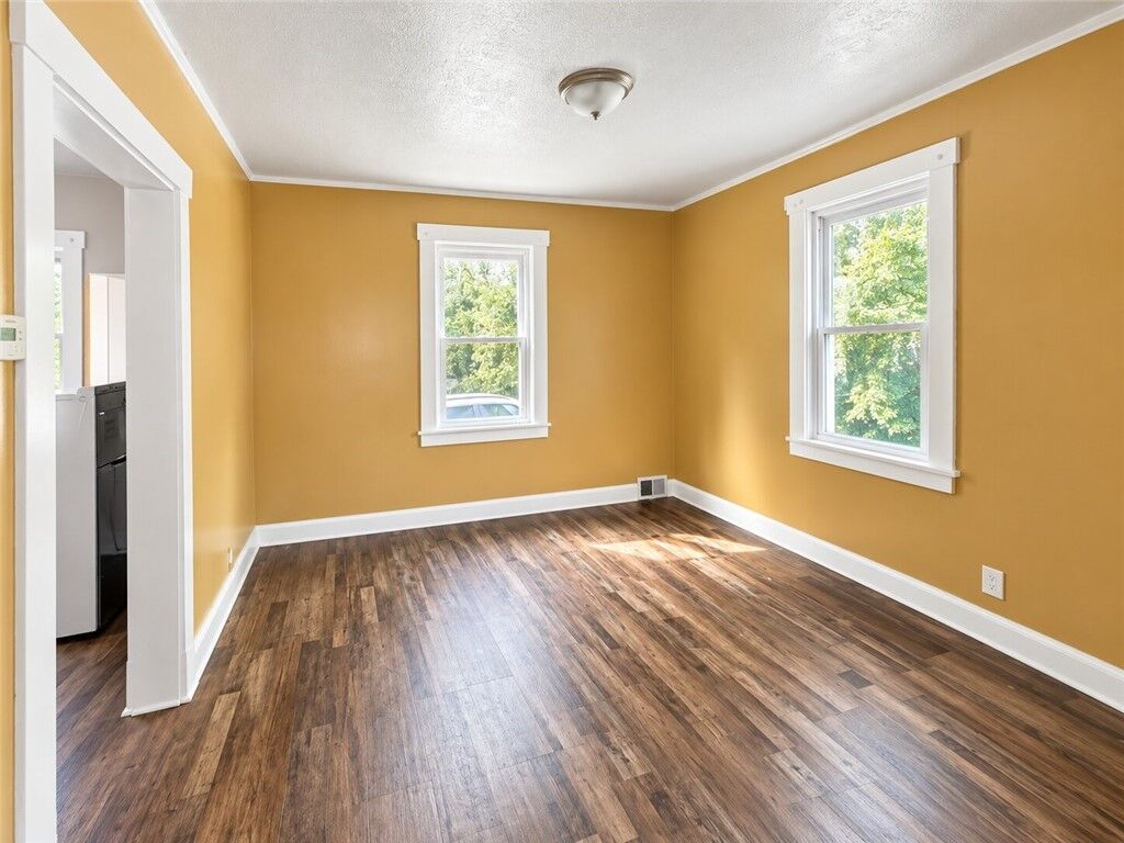 Property Photo:  605 N 6th St  PA 15025 