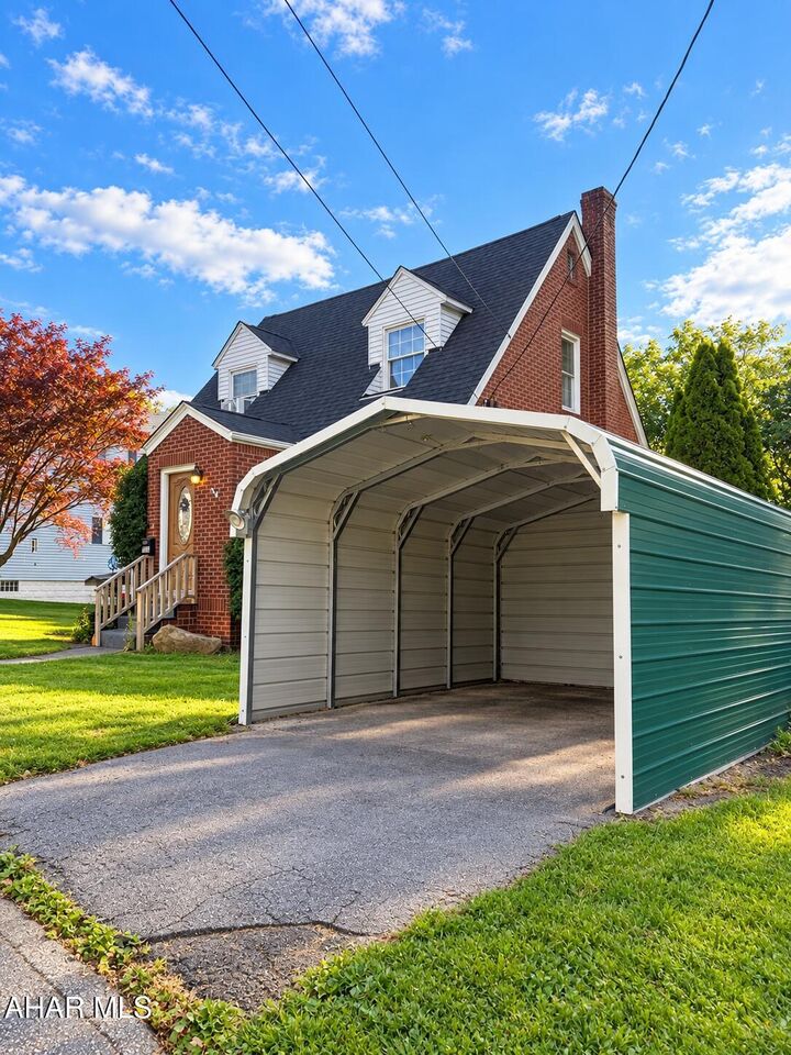 Property Photo: 708 Sherman Street PA 15946