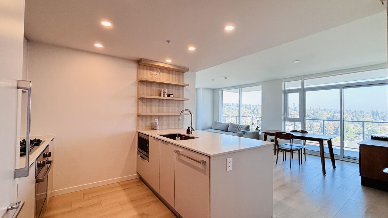 Property Photo:  311 Alderson Avenue 2303  BC V3K 0K3 