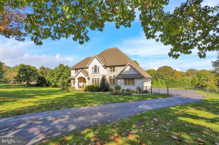Property Photo: 19 Deerfield Road PA 17603