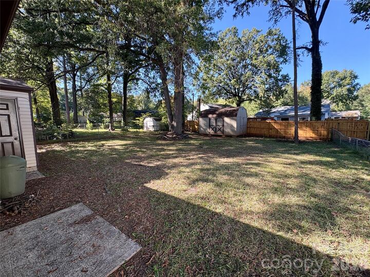 Property Photo:  5915 Sunset Chase Lane  NC 28212 