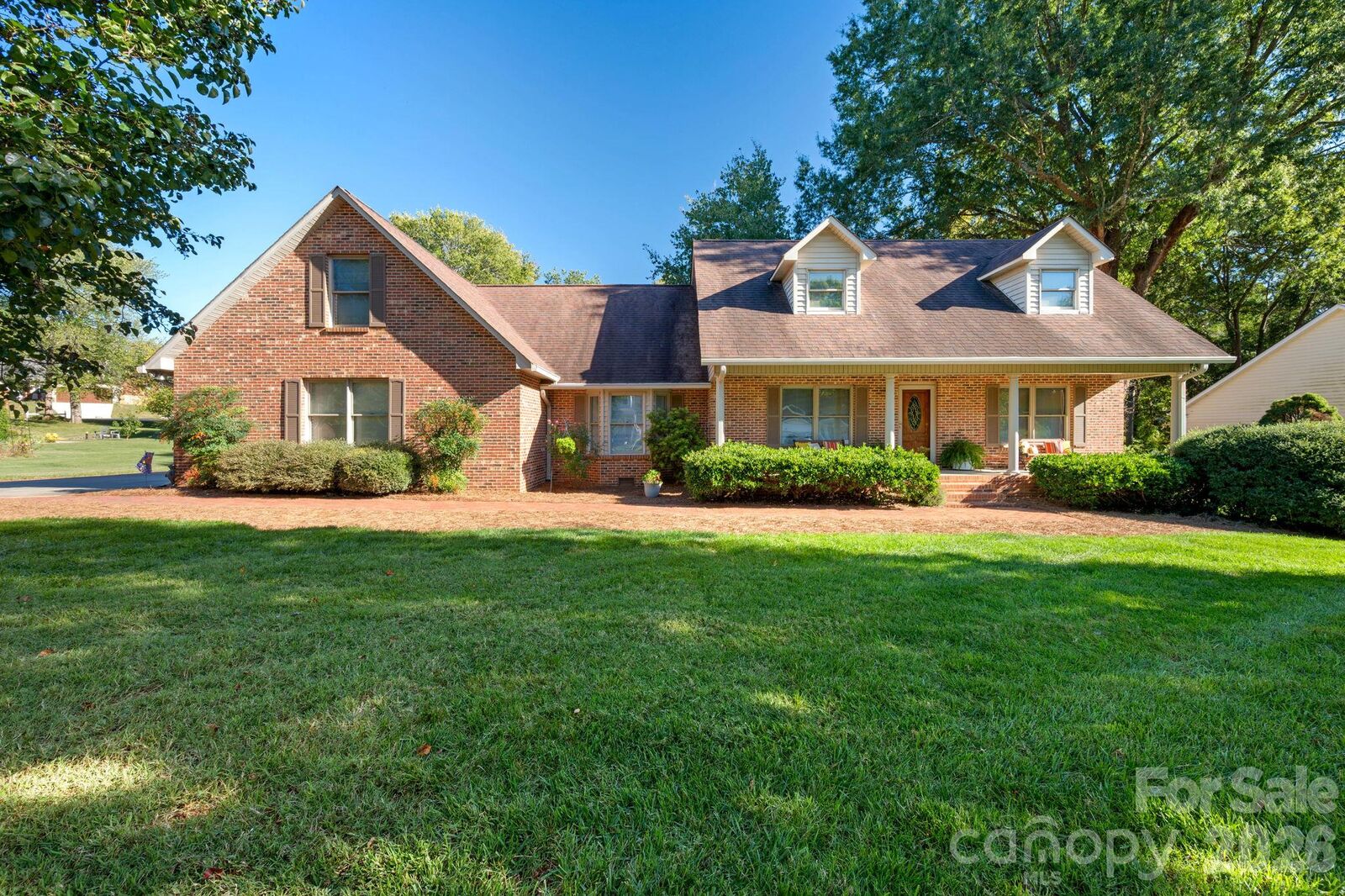 Property Photo:  990 Royal Drive  NC 28092 