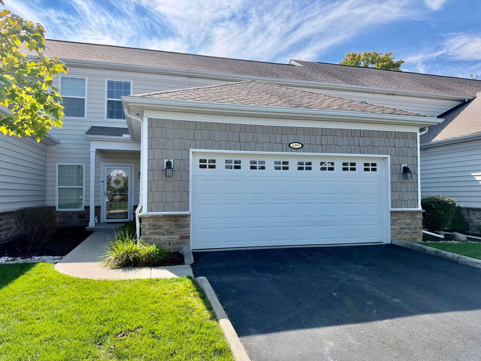 Property Photo:  6293 Albany Bend Drive  OH 43081 