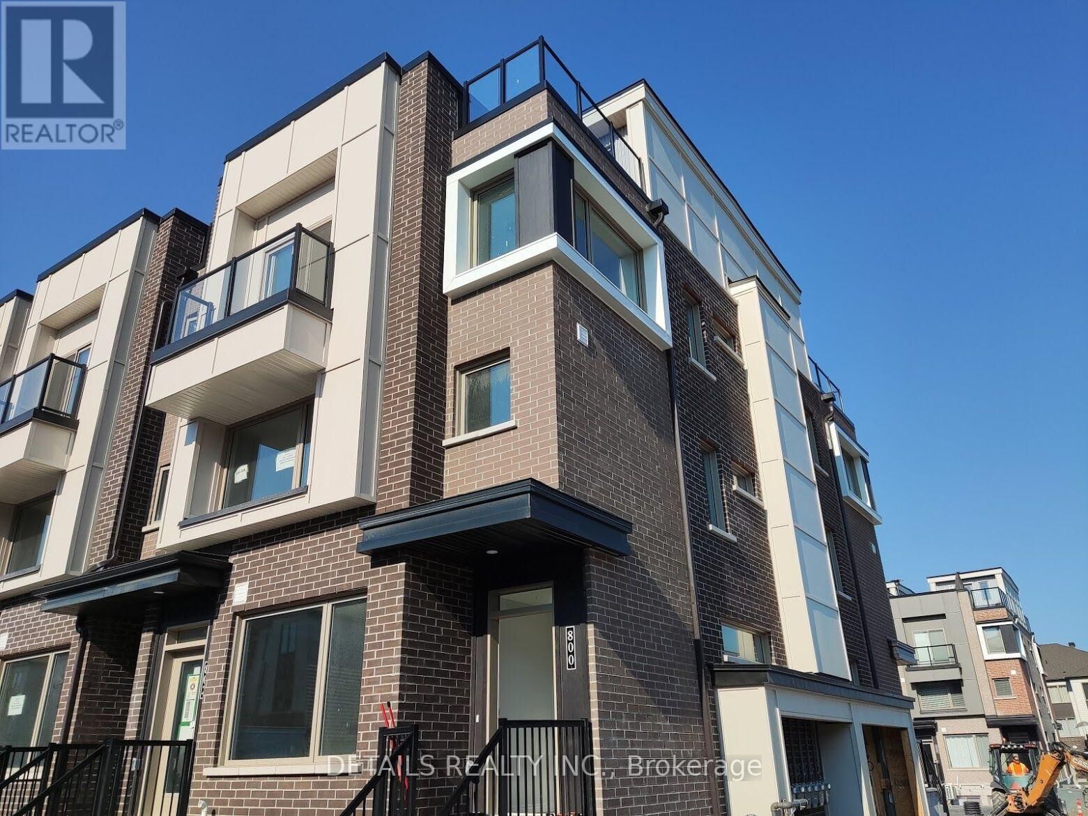 Property Photo:  800 Kiniw Private  ON K1K 5A3 