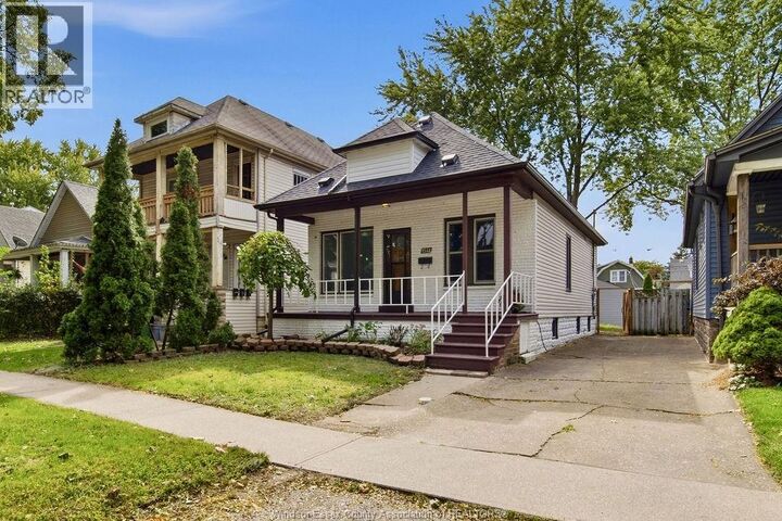 Property Photo: 1541 Lincoln Road ON N8Y 2J3