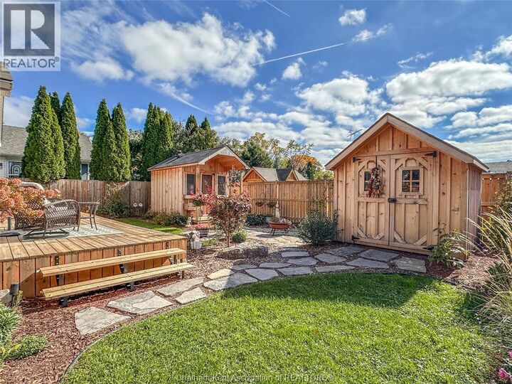 Property Photo:  27 Babbitt Street  ON N8A 2L4 