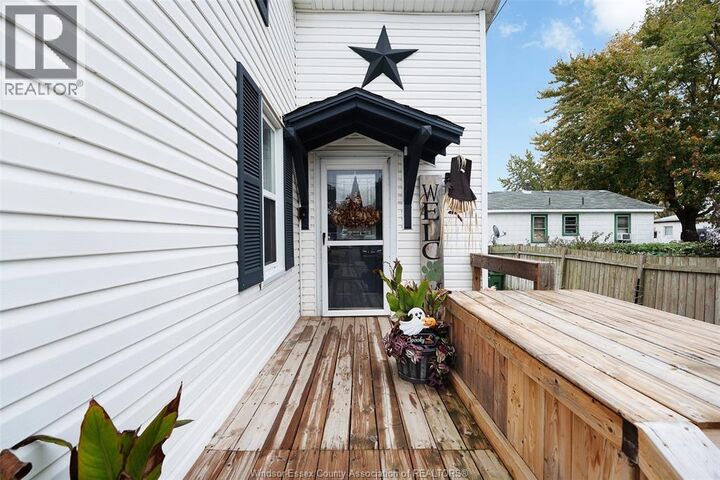 Property Photo:  83 Elliott Street  ON N8H 3M9 