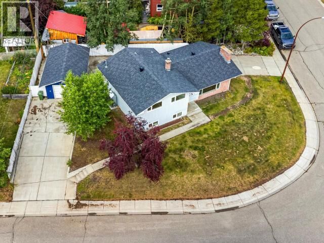 Property Photo:  30 Takhini Ave  YT Y1A 3N6 