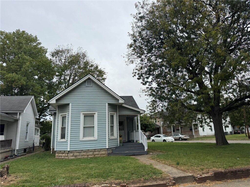 Property Photo:  816 Elwood Street  OH 45042 